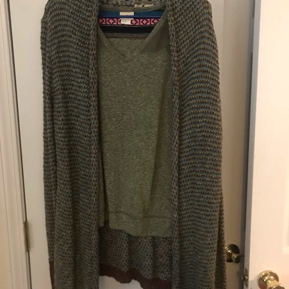 2 pc.Day Trip/ BKE shirt&cardigan. Sz. L  Perfect pair. Good condition!